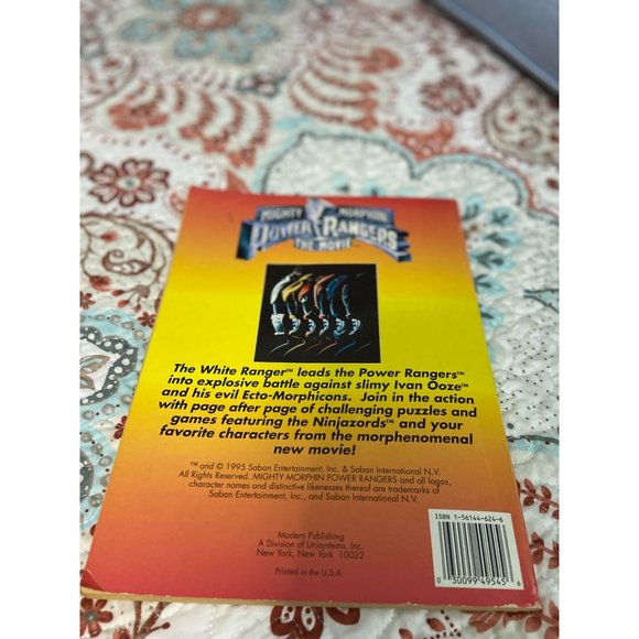 Mighty Morphan Power rangers The Movie Giant Coloring and Activity Book 1995 - Picture 2 of 5